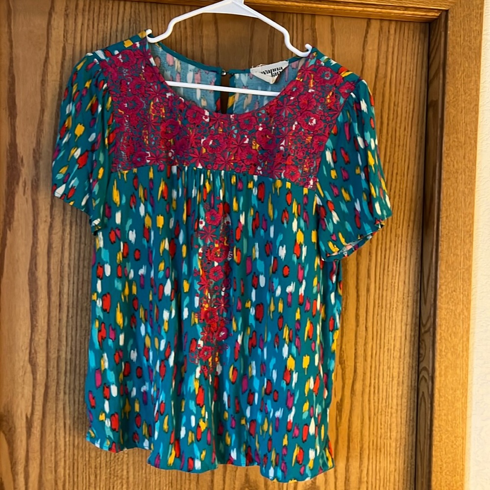 Savanna Jane embroidered Top Sz L